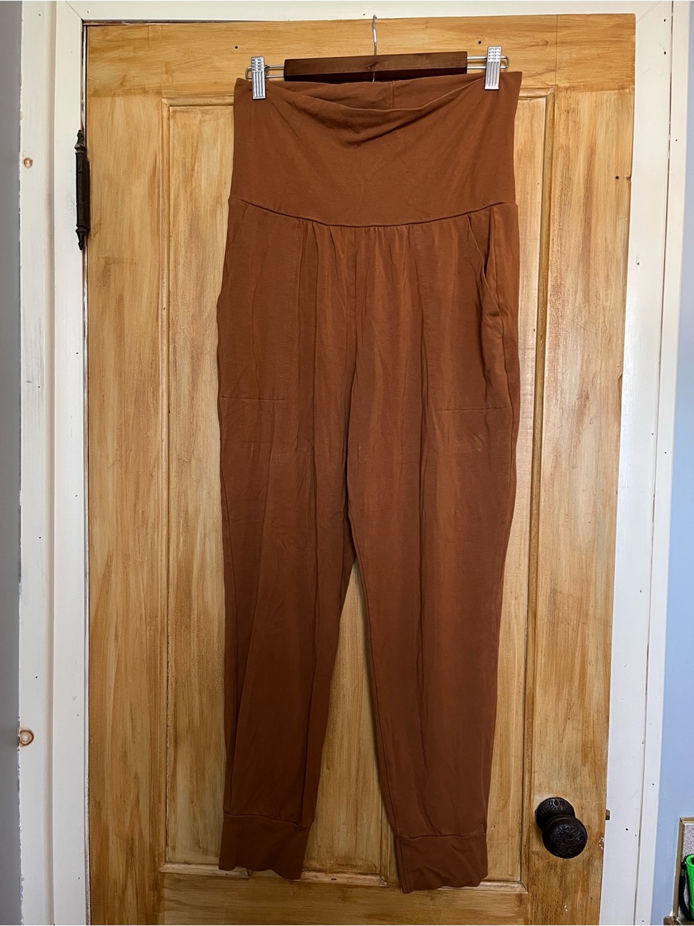 Free Label High-Waist Cocoa Joggers